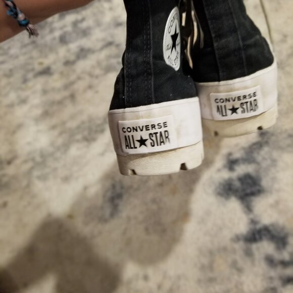 Chuck Taylor Converse - Picture 4 of 5